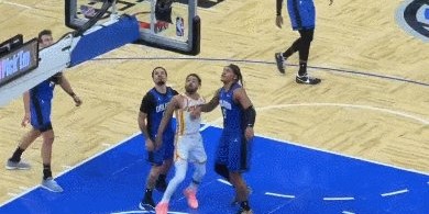 JiuyouSports-球砸裁判、抢断裁判、戏耍裁判！吹扬嘲弄比赛遭驱逐