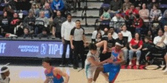 九游体育-14+17！太牛逼了！混音队友点评杨瀚森...