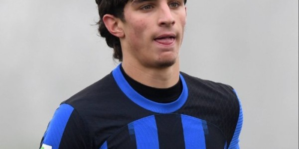 JiuyouSports-套现邓弗里斯钱不够，国米引援出奇招：小将抵账 蹲守罗马后卫捡漏|国际米兰|曼奇尼|转会|帕莱斯特拉|亚特兰大_新浪体育_新浪新闻