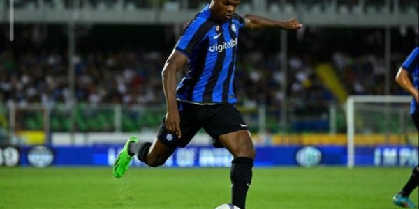 JiuyouSports-套现邓弗里斯钱不够，国米引援出奇招：小将抵账 蹲守罗马后卫捡漏|国际米兰|曼奇尼|转会|帕莱斯特拉|亚特兰大_新浪体育_新浪新闻