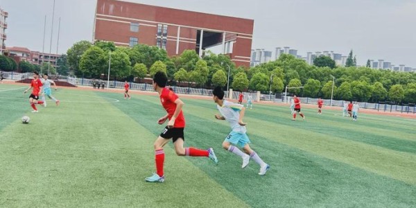 JiuyouSports-信阳市平桥中学（市二高初中部）：绿茵夺冠 再创辉煌|足球|信阳市平桥区|校园足球|河南省|赛场_新浪体育_新浪新闻