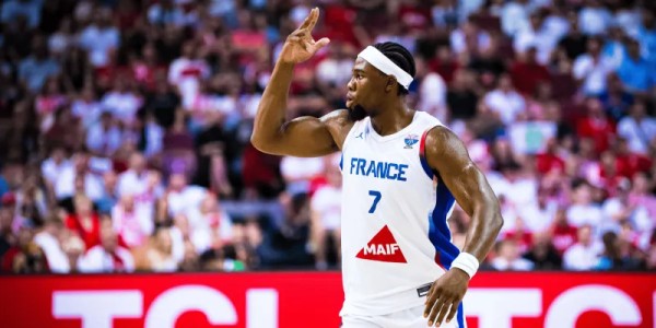 JiuyouSports-亚布塞莱半场出战16分钟，7中4得到13分1板1助攻2盖帽