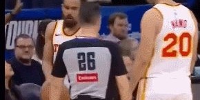 JiuyouSports-球砸裁判、抢断裁判、戏耍裁判！吹扬嘲弄比赛遭驱逐