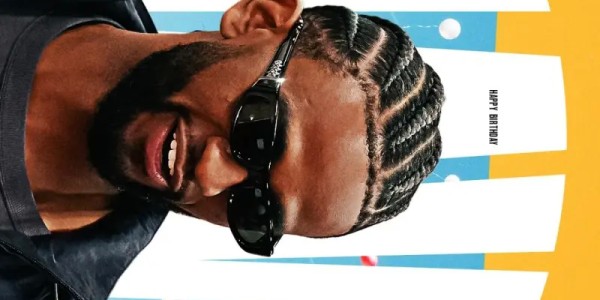 九游体育下载-暖心时刻！老鹰官媒晒照庆祝亚历山大-沃克生日