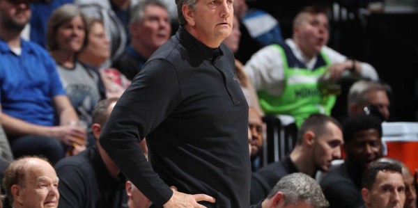 芬奇：兰德尔&amp;amp;amp;里德下赛季都会留在球队，总决赛一点都没看过