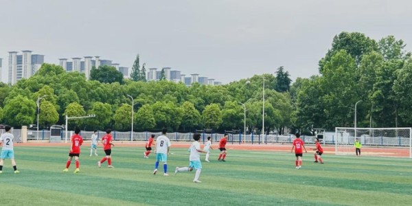 JiuyouSports-信阳市平桥中学（市二高初中部）：绿茵夺冠 再创辉煌|足球|信阳市平桥区|校园足球|河南省|赛场_新浪体育_新浪新闻