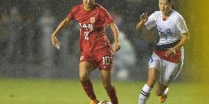 九游体育APP-王妍雯：很久没踢正式比赛了，需总结和提高在领先的时候该怎么踢