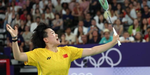 九游体育下载-74万一刀两断！何冰娇的羽球人生就此定格 出国打球或是她的选项|国羽|银牌|江苏|体育局|巴黎奥运会_新浪体育_新浪新闻